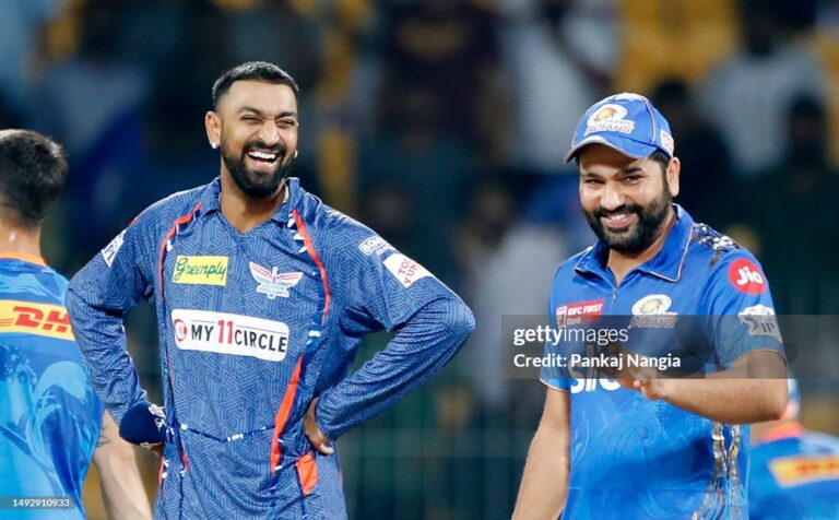 Aap Idhar Aao" – Rohit Sharma Directs Fans for a Photo at Mumbai Airport